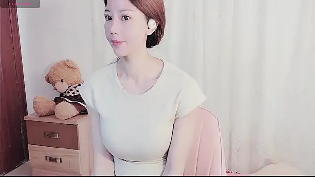 Snapshot of Victoria05031 chatting on 05/10/26, 05:12 Victoria05031 online show from 05/10/26, 05:12