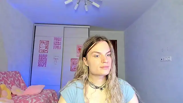 milliKira006 online show from 05/27/26, 01:57