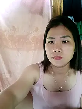 Snapshot of Bunby12 chatting on 05/18/26, 01:56 Bunby12 online show from 05/18/26, 01:56