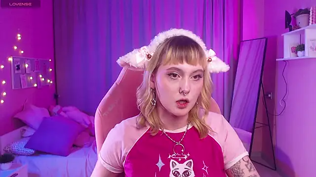 Emma Thomps online show from 04/27/26, 03:10