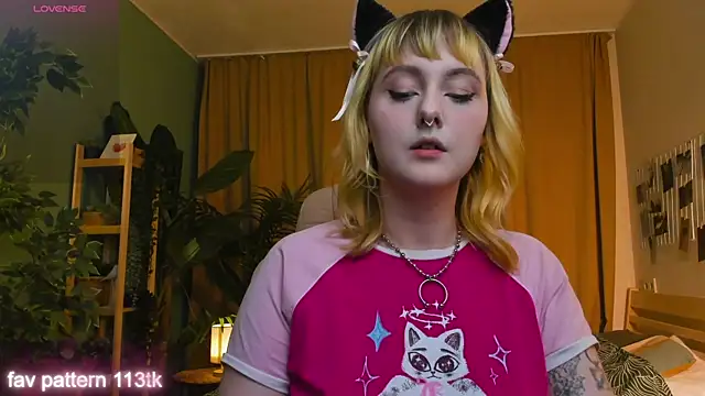 Emma Thomps online show from 05/04/26, 02:02