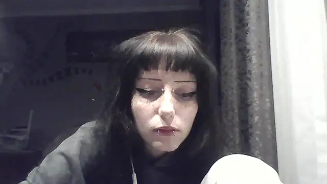 Snapshot of ChargedReign chatting on 05/01/26, 05:06 ChargedReign online show from 05/01/26, 05:06
