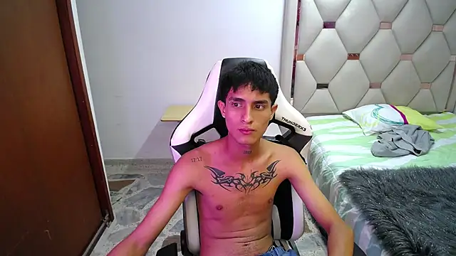 AAA WHITE online show from 04/19/26, 05:07