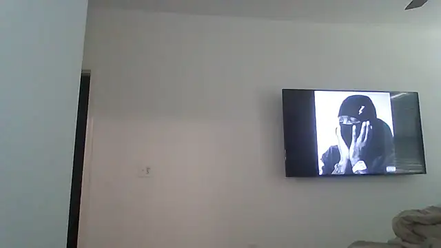 EllesWorld online show from 04/21/26, 01:39