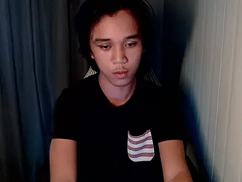 Snapshot of urnaughty_paul chatting on 04/29/26, 03:43 urnaughty paul online show from 04/29/26, 03:43