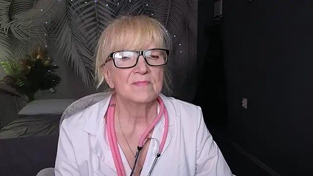 Snapshot of Dr_Mireille chatting on 05/16/26, 10:36 Dr Mireille online show from 05/16/26, 10:36