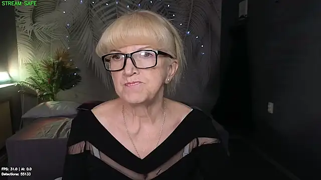 Snapshot of Dr_Mireille chatting on 06/19/26, 07:34 Dr Mireille online show from 06/19/26, 07:34