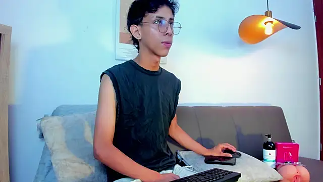 Snapshot of dax_blaze chatting on 05/28/26, 01:30 dax blaze online show from 05/28/26, 01:30