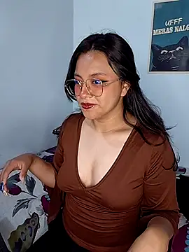 Snapshot of _Juno chatting on 05/30/26, 04:04 Juno online show from 05/30/26, 04:04