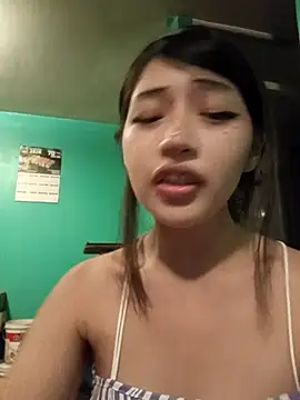Snapshot of HonyHanna chatting on 04/24/26, 02:47 HonyHanna online show from 04/24/26, 02:47