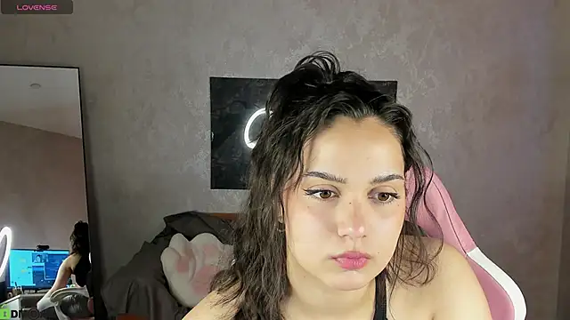 Vivien Ross online show from 05/06/26, 01:14