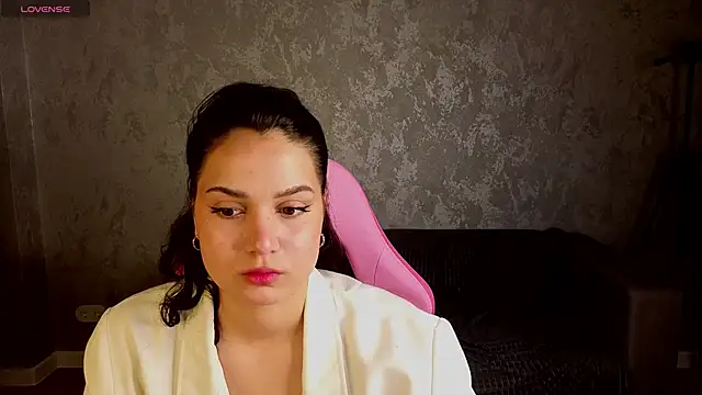 Vivien Ross online show from 05/08/26, 01:11