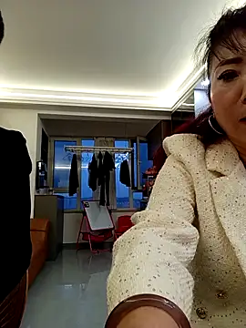 lucy-698 online show from 04/20/26, 11:13