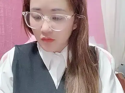 OanhOanh335 online show from 04/20/26, 11:13