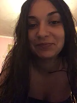 Snapshot of amira1348 chatting on 06/18/26, 08:35 amira1348 online show from 06/18/26, 08:35