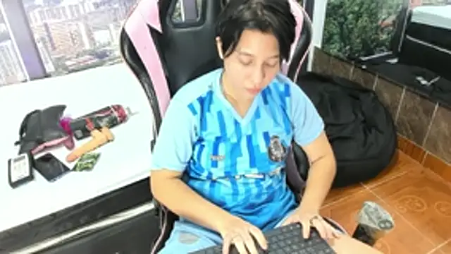 Snapshot of CloeAndKalifa chatting on 07/18/26, 04:27 CloeAndKalifa online show from 07/18/26, 04:27