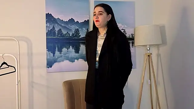 FannieYoshi online show from 04/21/26, 03:57