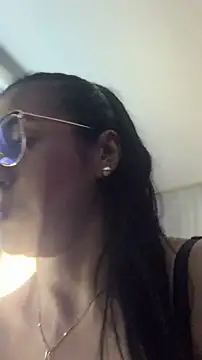 Snapshot of Laia_Hills chatting on 05/20/26, 02:12 Laia Hills online show from 05/20/26, 02:12
