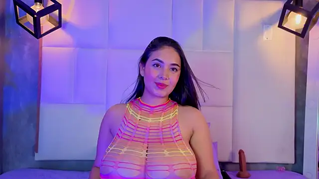Snapshot of Violetta_rose_ chatting on 07/29/26, 10:41 Violetta rose online show from 07/29/26, 10:41
