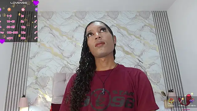 Mia Hiills online show from 06/06/26, 03:11