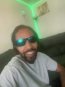 hughhefner10000 online show from 04/20/26, 09:27