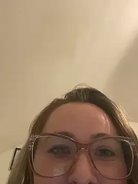 mamiiiiiiiiiiiiii online show from 04/21/26, 03:02