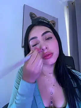 Snapshot of IsabellaNoir_ chatting on 04/26/26, 06:38 IsabellaNoir online show from 04/26/26, 06:38