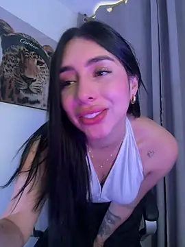 Snapshot of IsabellaNoir_ chatting on 04/27/26, 10:08 IsabellaNoir online show from 04/27/26, 10:08