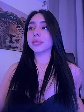 Snapshot of IsabellaNoir_ chatting on 05/27/26, 01:57 IsabellaNoir online show from 05/27/26, 01:57