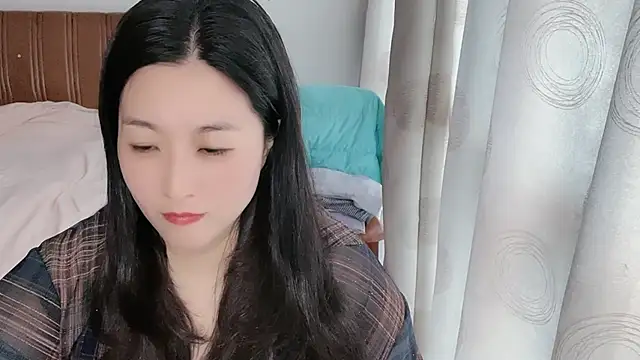 Snapshot of D-Misslu chatting on 05/11/26, 12:38 D-Misslu online show from 05/11/26, 12:38