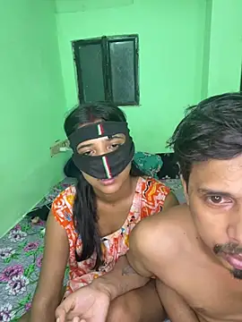 hot-couple-0 online show from 06/26/26, 06:23