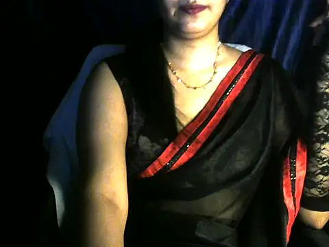 Snapshot of aaysha_lov chatting on 05/21/26, 06:59 aaysha lov online show from 05/21/26, 06:59
