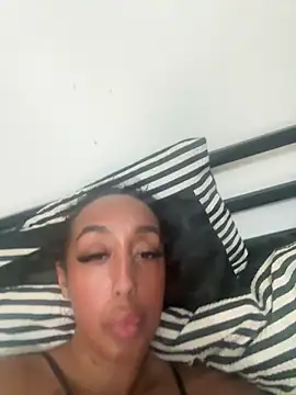 peekabooty-x online show from 04/22/26, 05:47