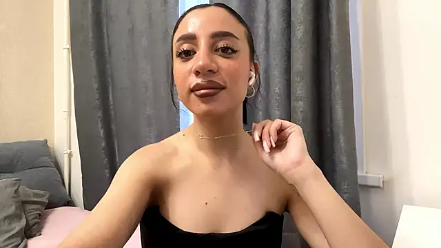 AngellaBarbini online show from 04/27/26, 01:09