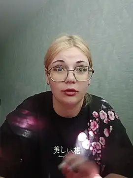 LoisFox online show from 06/09/26, 11:33