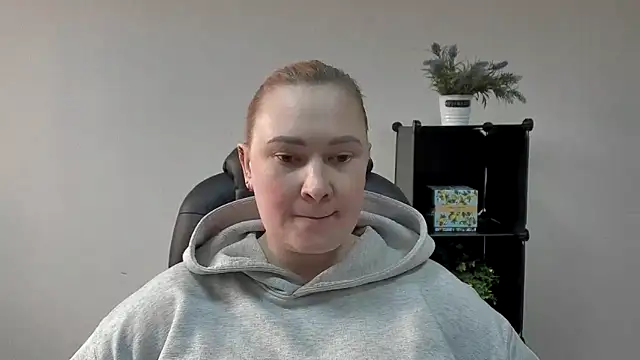 Olivia-Grande online show from 04/22/26, 10:17