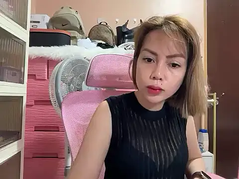 Snapshot of sweet_glam chatting on 07/17/26, 07:59 sweet glam online show from 07/17/26, 07:59