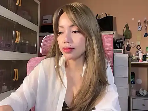 Snapshot of sweet_glam chatting on 07/19/26, 08:07 sweet glam online show from 07/19/26, 08:07