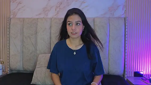 Snapshot of Alahia_Bloom chatting on 07/18/26, 11:14 Alahia Bloom online show from 07/18/26, 11:14