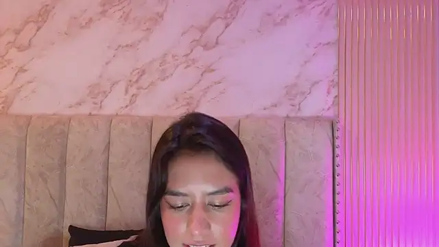 Snapshot of Alahia_Bloom chatting on 07/19/26, 12:09 Alahia Bloom online show from 07/19/26, 12:09