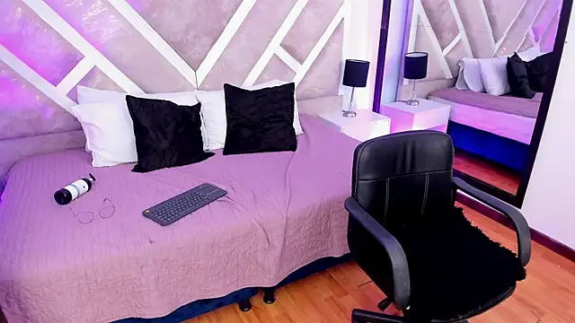 Snapshot of Mia_Velez1 chatting on 05/16/26, 10:36 Mia Velez1 online show from 05/16/26, 10:36