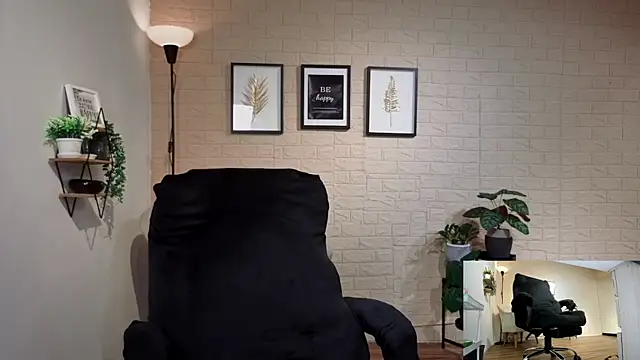 MissOffice  online show from 07/28/26, 12:48