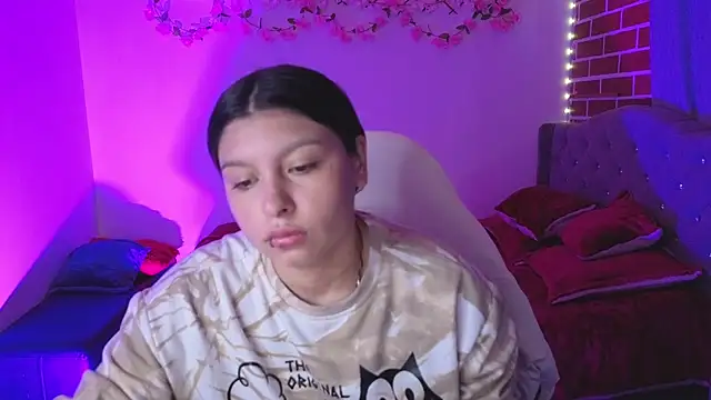 Snapshot of isabella_monntolvo chatting on 05/26/26, 07:21 isabella monntolvo online show from 05/26/26, 07:21