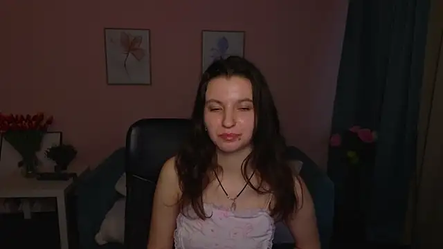 BelovedAlice online show from 04/25/26, 06:38