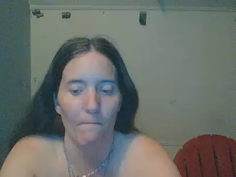 Snapshot of Mini83 chatting on 04/28/26, 07:35 Mini83 online show from 04/28/26, 07:35