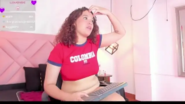 Snapshot of curly_babe chatting on 06/14/26, 04:58 curly babe online show from 06/14/26, 04:58