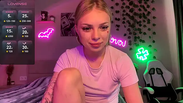 Snapshot of CandyRass chatting on 05/30/26, 07:49 CandyRass online show from 05/30/26, 07:49