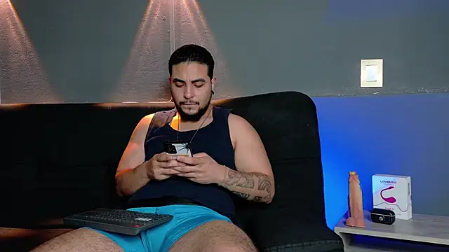 Snapshot of Marcus_Aress chatting on 06/21/26, 11:35 Marcus Aress online show from 06/21/26, 11:35