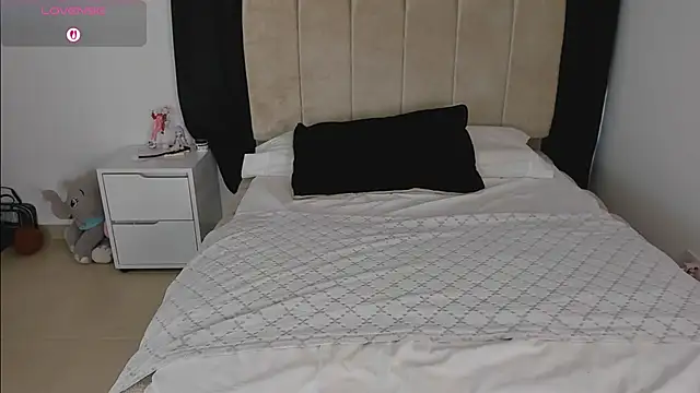 melanyangel99 online show from 06/27/26, 07:41