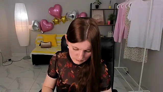 Olivia Tremo online show from 04/23/26, 01:24